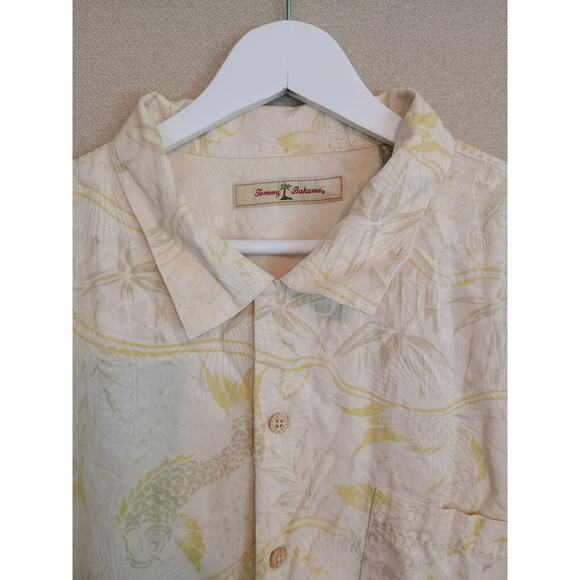 Tommy Bahama Shirt Mens XL Yellow Hawaiian 100% Silk Floral Fish Print Button Up - Picture 5 of 8